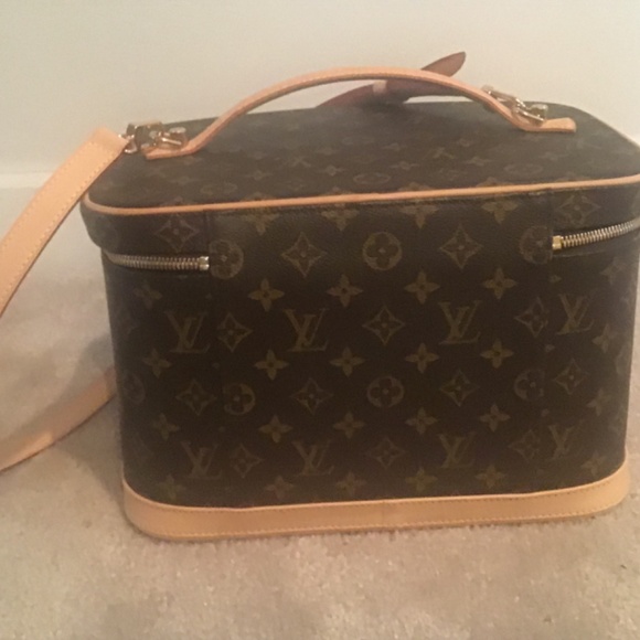 Louis Vuitton Vanity Case - Picture 12 of 16